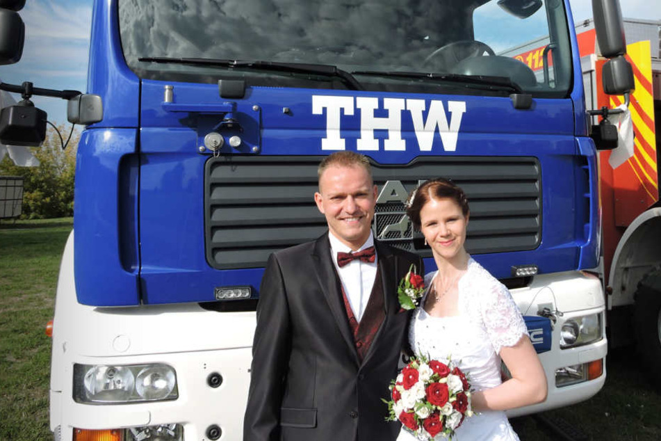 Tommy und Nadine Schmidt, die erst vor weningen Wochen geheiratet haben, organisieren auch für 2019 wieder einen Blaulichttag für die Kinder im Hospiz "Bärenherz".