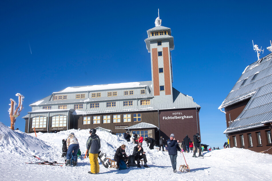 Bei ausreichend Schnee ist der Fichtelberg ein begehrtes Ski- und Rodelgebiet.
