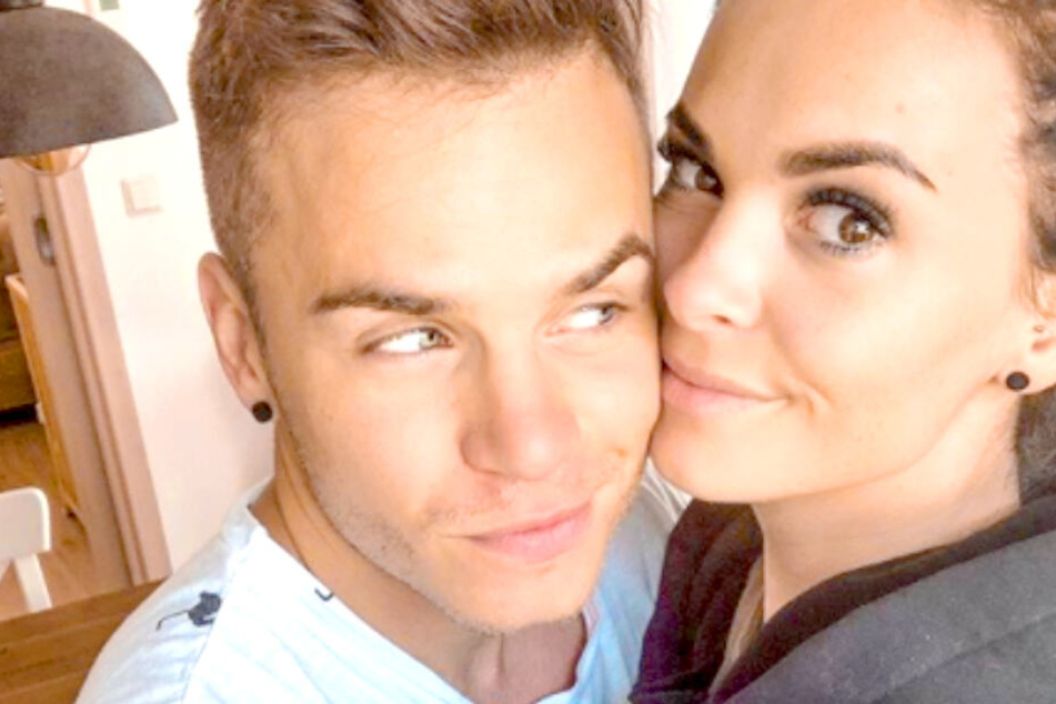 Am Sonntag machten Denisé Kappés (28) und Henning Merten (30) ihre Liebe offiziell.