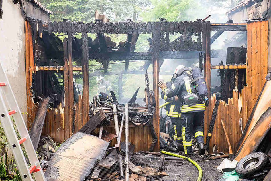 Die Feuerwehr schließt einen technischen Defekt als Brandursache nicht aus.