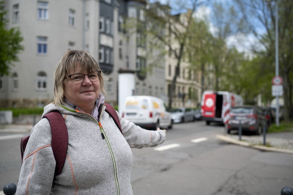 Anwohnerin Heide Weiß (60) ärgert sich: Das Parkplatzproblem auf dem Kaßberg spitzt sich zu.