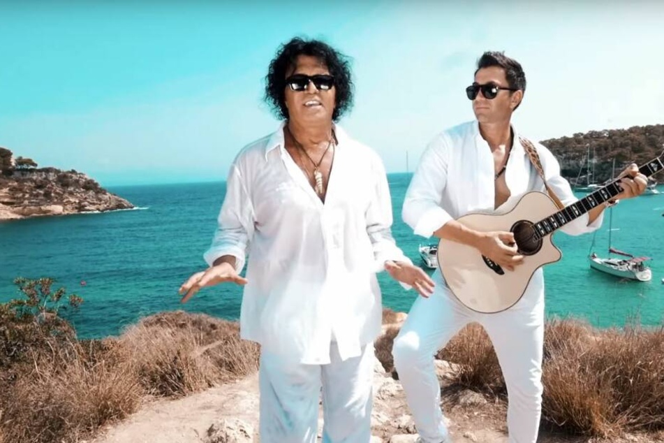 Eine Szene aus dem neuen Musikvideo zeigt Costa und Lucas Cordalis.