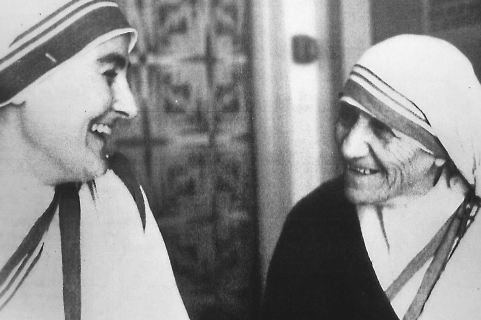 Mutter Teresa (r.) bei ihrem Besuch in Karl-Marx-Stadt. 
