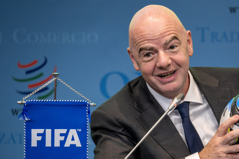 FIFA-Präsident schwänzt Frauen-WM: Nach nur fünf Tagen haut er ab!