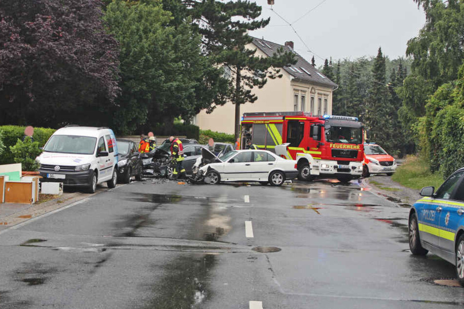 An beiden Autos entstand Totalschaden.