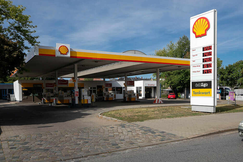 Die Shell Tankstelle an der Leipziger Straße wurde von den beiden Kleinganoven ausgeraubt.