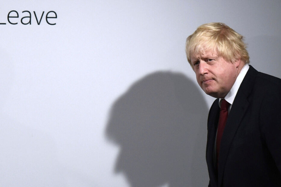 Premierminister Boris Johnson kommt zu einer Pressekonferenz.