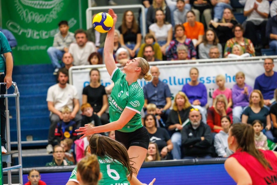 Diagonal-Angreiferin Entius (im Bild) soll DSC-Top-Scorerin Marta Levinska entlasten.