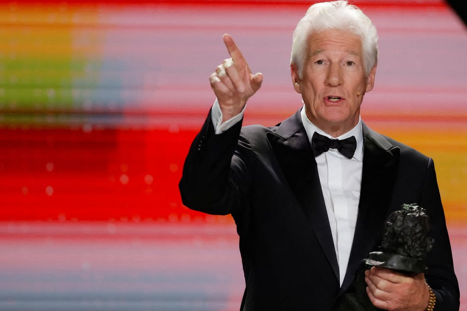 Richard Gere calls Trump a "bully" and "thug" in scathing remarks on US politics