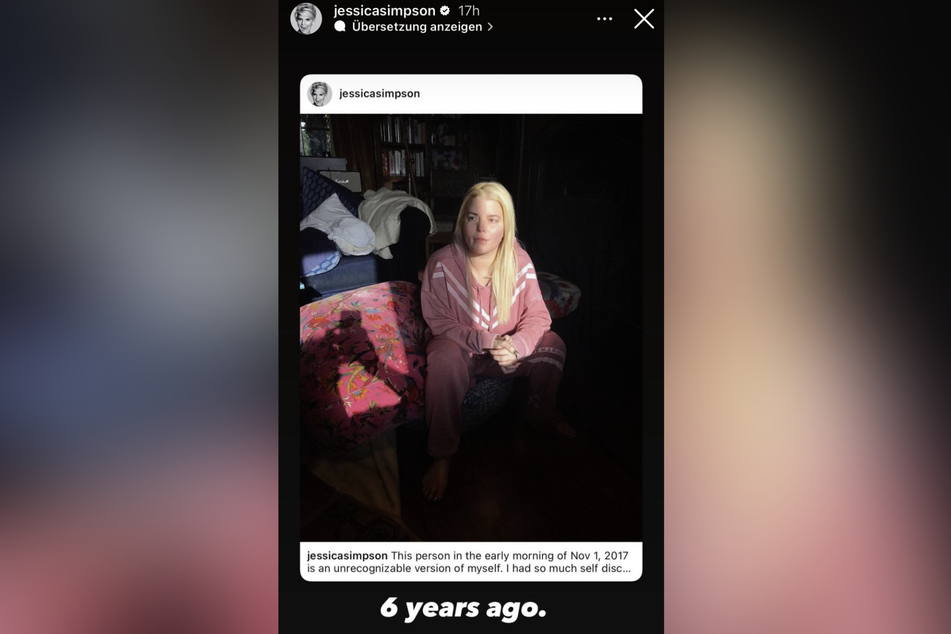Kaum wiederzuerkennend: In ihrer Instagram-Story teilte Jessica Simpson (43) ein Bild von sich, als sie vor sechs Jahren mit dem Trinken aufgehört hatte.
