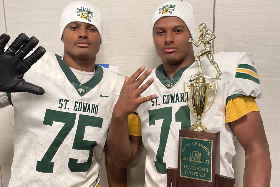 On Monday, the Ohio State Buckeyes football team landed two elite offensive linemen with twin brothers Deontae (l) and Devontae Armstrong!