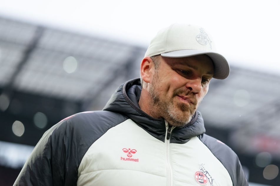 Die Luft für Köln-Trainer Lukas Kwasniok (44) wird nach der 0:2-Pleite in Augsburg wohl zunehmend dünner.
