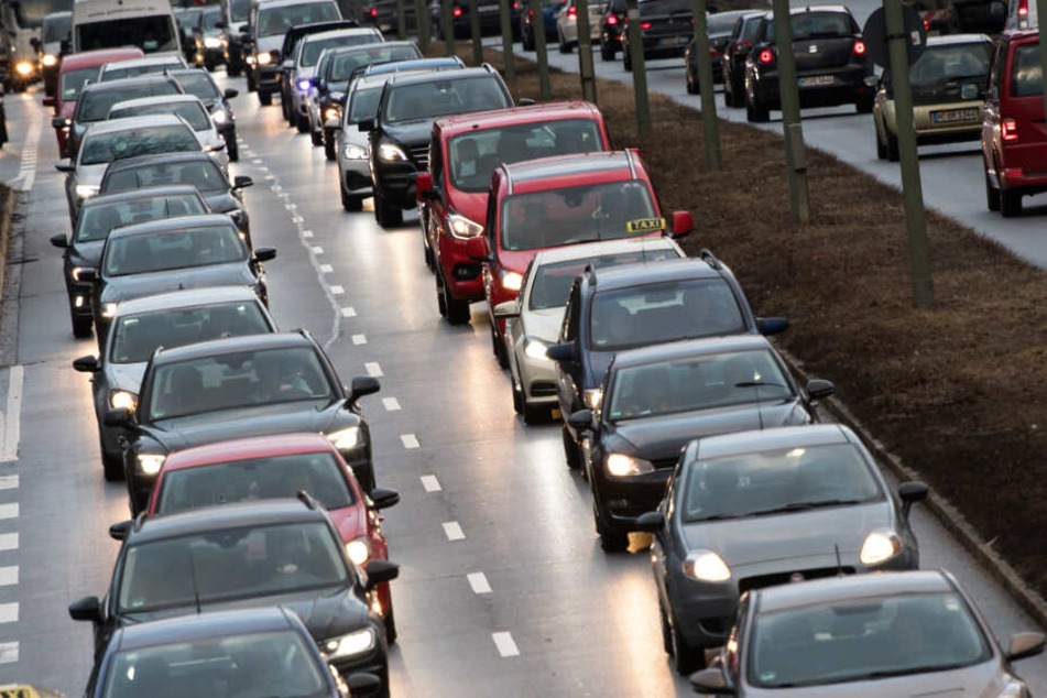 Ein Vorwärtskommen ist auch in München für Autofahrer teils schwer. (Symbolbild)