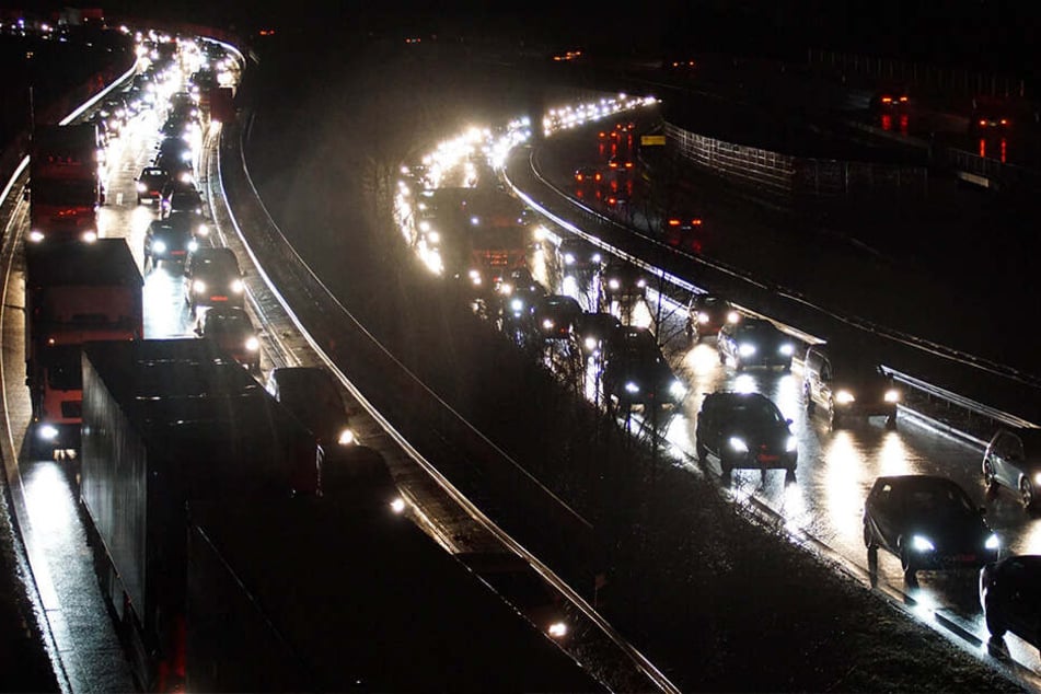 Die Autobahn war zeitweise gesperrt. (Symbolbild)