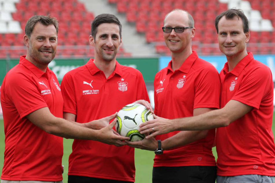 Die Führungsriege des FSV Zwickau begrüßt den neuen Geschäftsführer Christian Breiner (2.v.l.): Vorstand Matthias Krauß (l.), Vorstandssprecher Tobias Leege und Vorstand Gunnar Findeiß (r.)