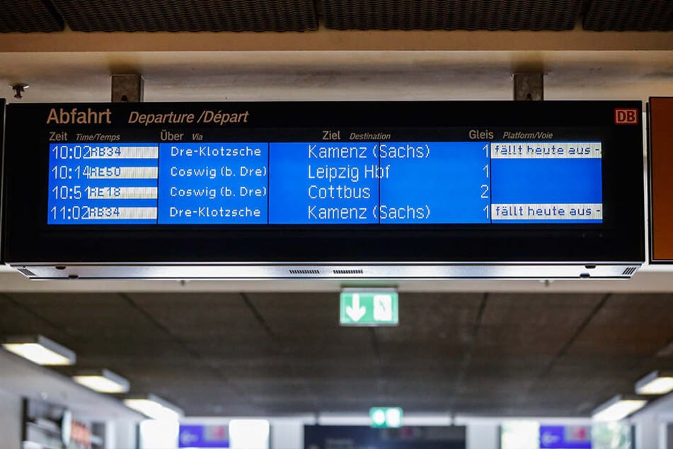 Viele Pendler wurden kalt erwischt - wie hier am Dresdner Hauptbahnhof.