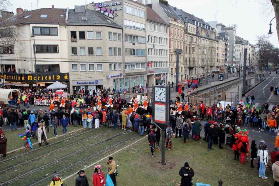 Aufgrund der Karnevalszüge müssen einige Bahnlinien unterbrochen oder umgeleitet werden.