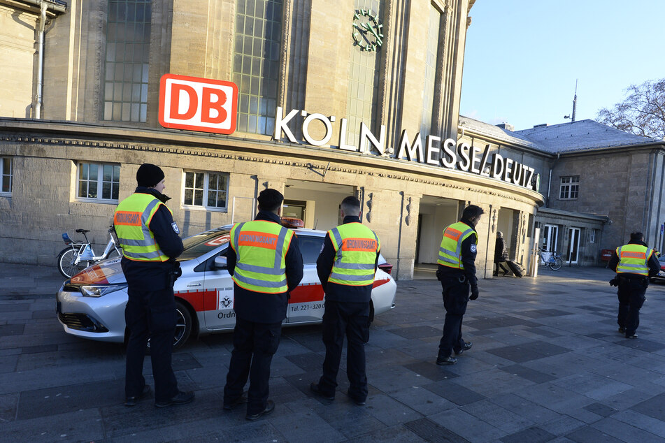 Der Zwischenfall ereignete sich in der Nacht auf Freitag (14. April) am Bahnhof Messe/Deutz in Köln.