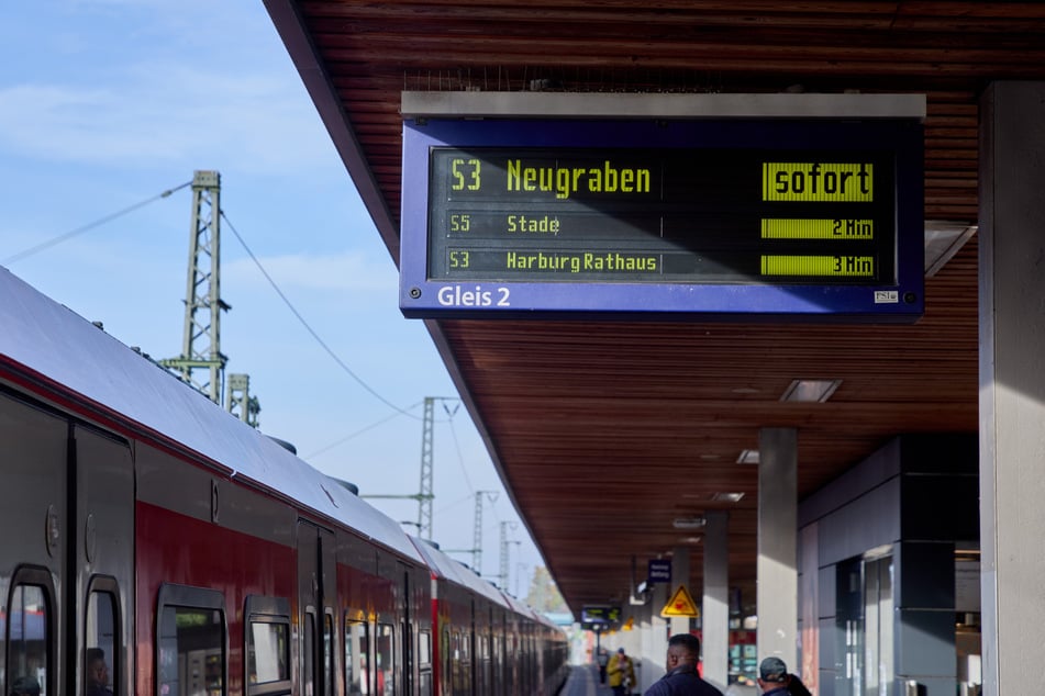 Im Mai wird es im S-Bahnverkehr für zwei Wochen eng für Pendler. (Archivbild)