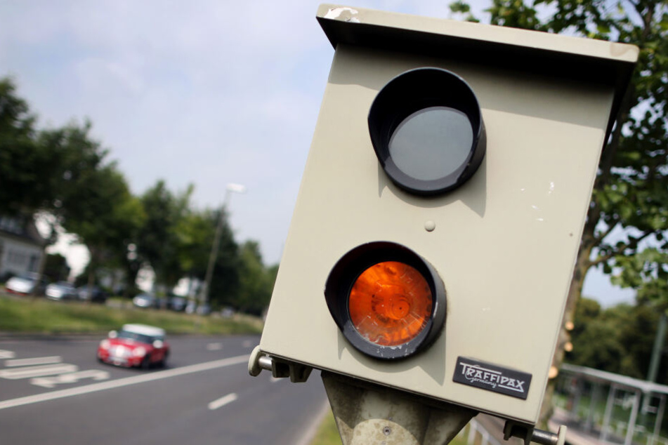 Der Mann erschien nach seiner Blitzer-Serie persönlich auf dem Ordnungsamt. (Symbolbild)