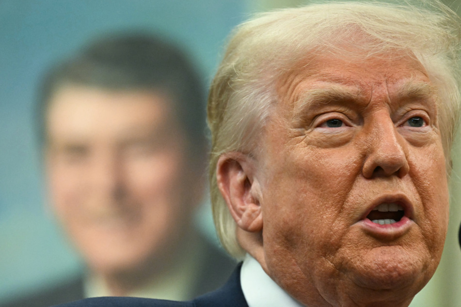 Trump reacts to "terrible" conflict between India and Pakistan