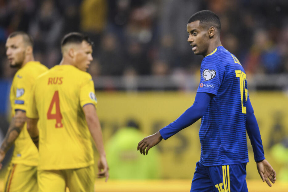 Schwedens Stürmer Alexander Isak (20) ist Opfer einer rassistischen Attacke geworden.