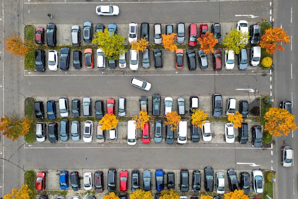Probleme gäbe es vor allem mit Parkplätzen von Supermärkten, aber auch vor Arztpraxen und Krankenhäusern. (Symbolfoto)
