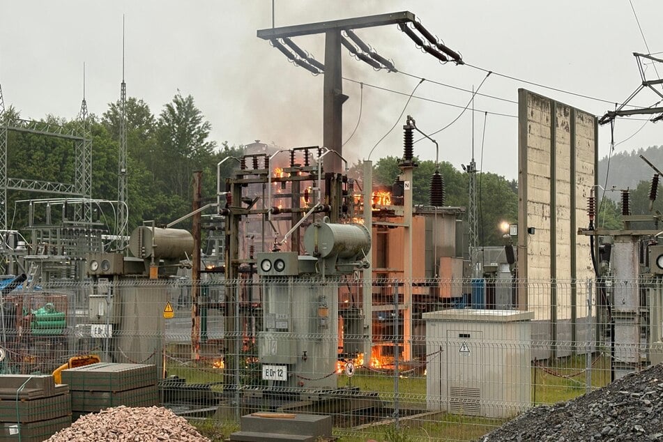 Aufgrund des Trafo-Brandes kann es zu Stromausfällen kommen.