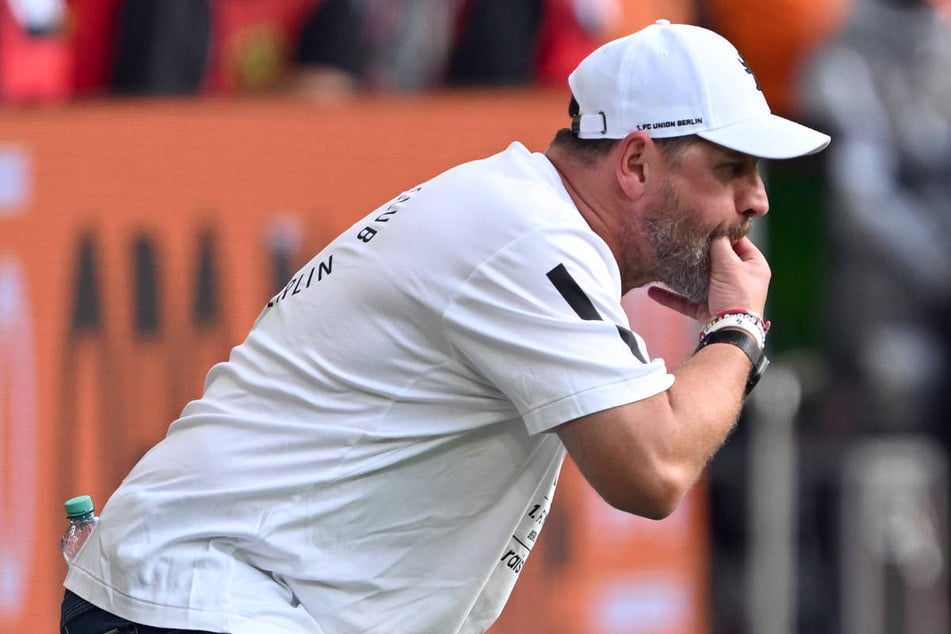 Union-Coach Steffen Baumgart (53) hat im Testspiel gegen die VSG Altglienicke keine gute Leistung seiner Mannschaft gesehen.