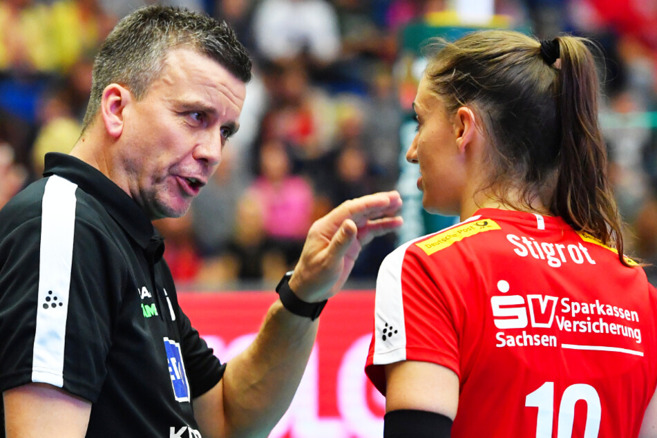 Chefcoach Alex Waibl kann weiter auf seine Führungsspielerin Lena Stigrot bauen.