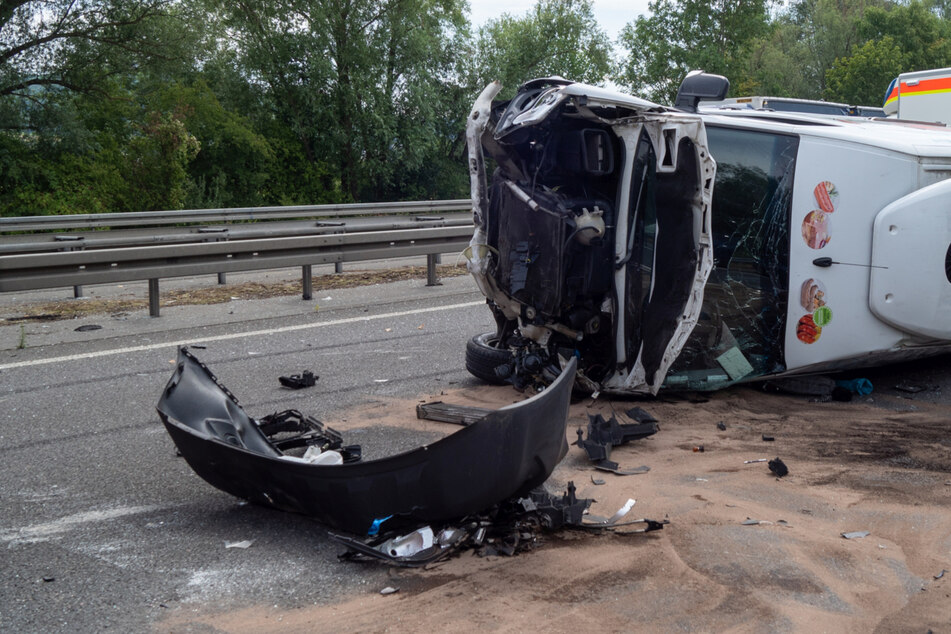 Unfall A5: Acht Menschen bei Unfall zweier Transporter auf A5 verletzt