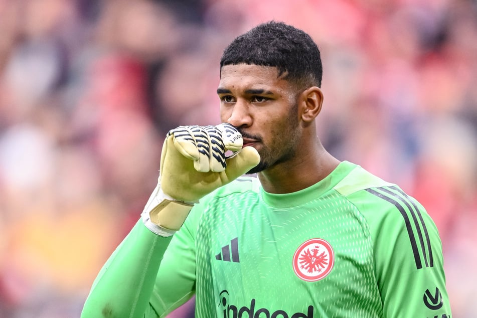 Eintracht-Keeper Kauã Santos (22) sah beim späten Ausgleich des SC Freiburg erneut nicht gut aus.