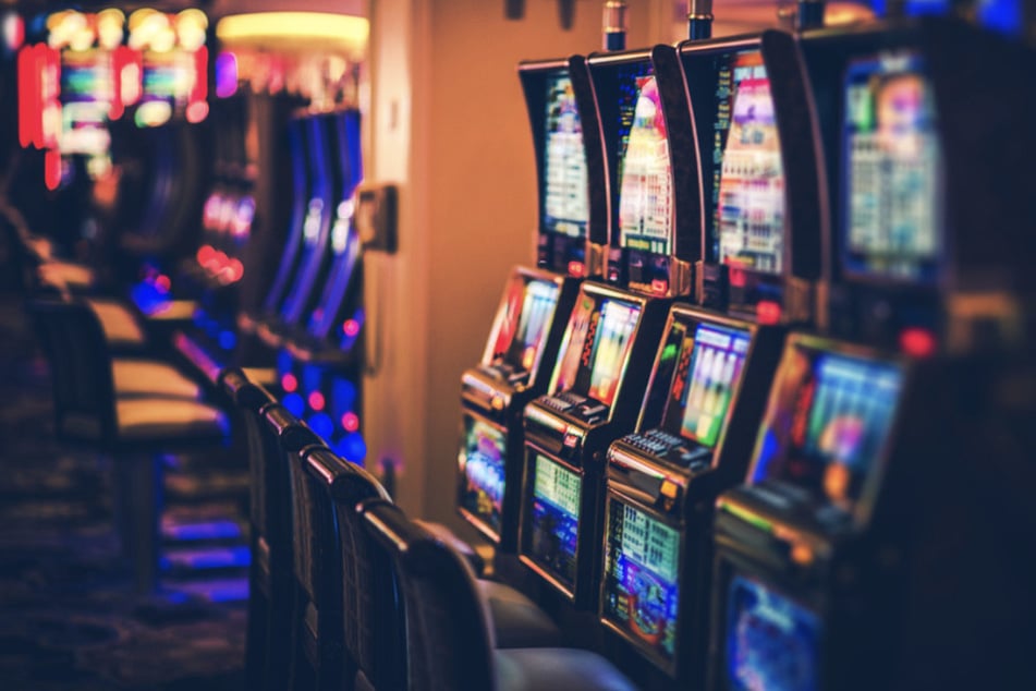 Wilde Schlägerei in Spielothek: Mehrere Männer verletzt