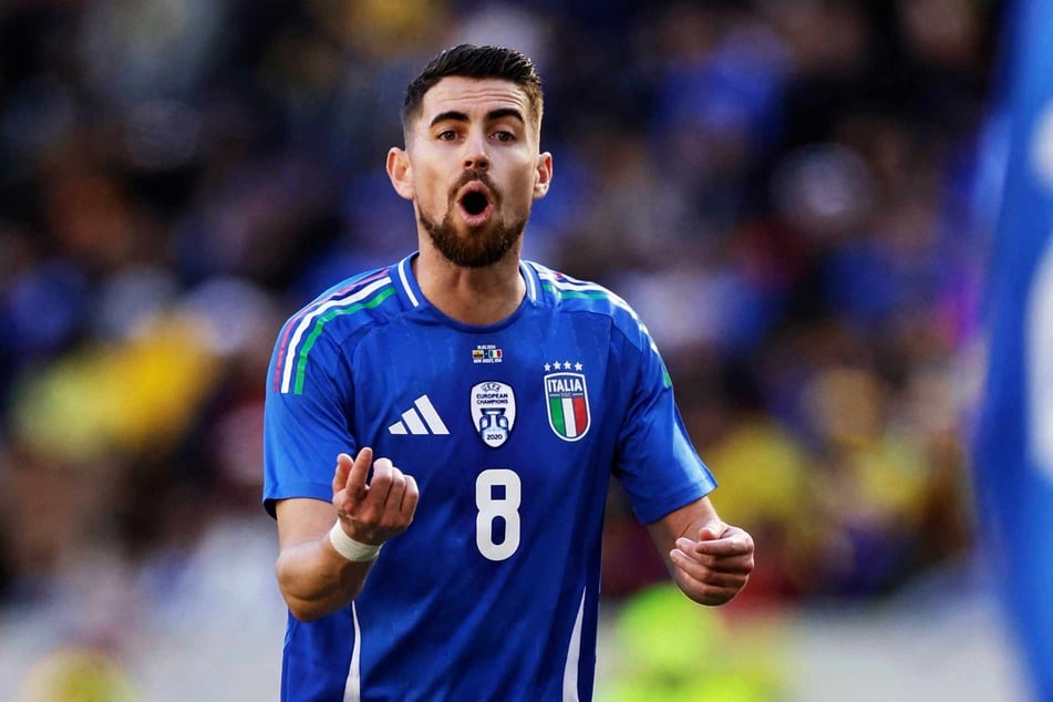 Jorginho (34) kennt das Rampenlicht: Der Mittelfeldmann feierte in seiner Karriere bereits große Erfolge und stand sogar als Weltfußballer zur Wahl.