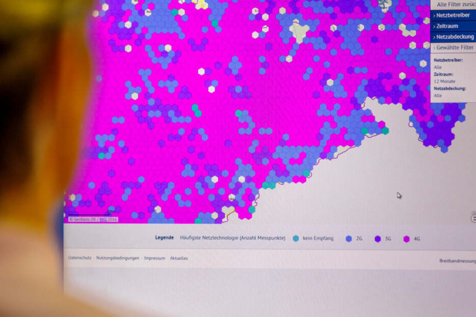Die Funkloch-Karte (breitbandmessung.de/kartenansicht-funkloch) zeigt, dass es in Regionen wie dem Erzgebirge immer noch mit der Versorgung hakt.