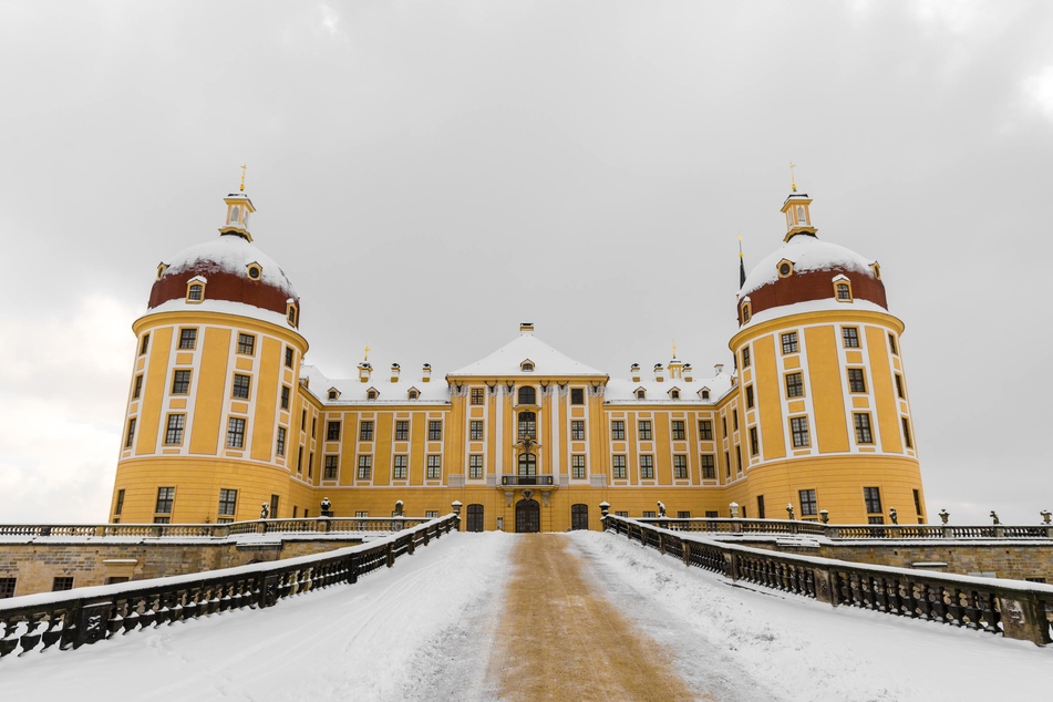 Die Winterausstellung auf Schloss Moritzburg ist ein schönes Ziel für einen Tagestrip.