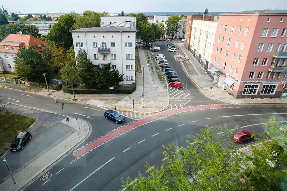Im Bereich Zwinglistraße gab es zwischen 2015 und 2017 insgesamt 13 Zusammenstöße mit Verletzten, 12 mal traf er Radfahrer. Der Radweg wurde besser markiert. Weitere Maßnahmen folgen.