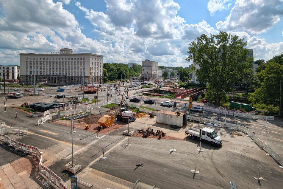 Voraussichtlich ab 10. August fahren dann auch die Straßenbahnlinien 1 und 4 wieder am Falkeplatz.