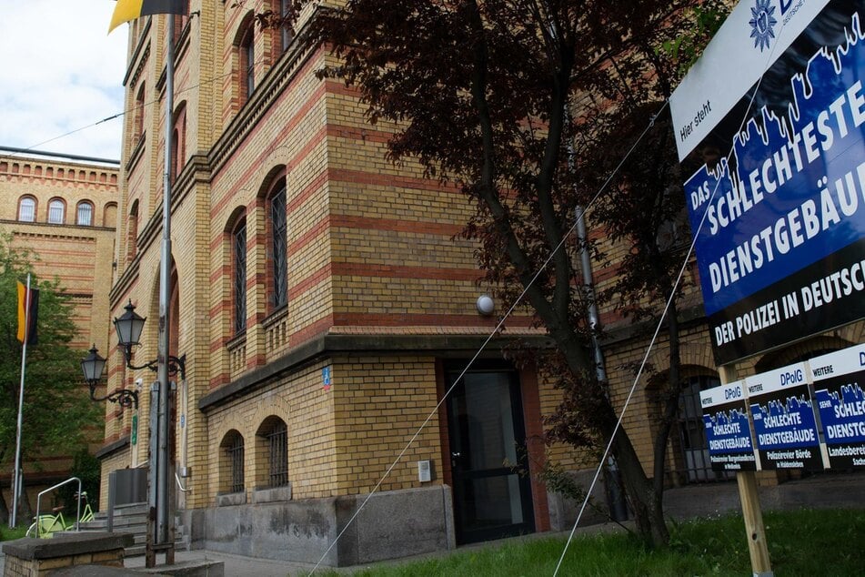 Das Polizeigebäude sieht außen noch genauso aus wie früher. Innen hat sich jedoch einiges getan. (Archivfoto)