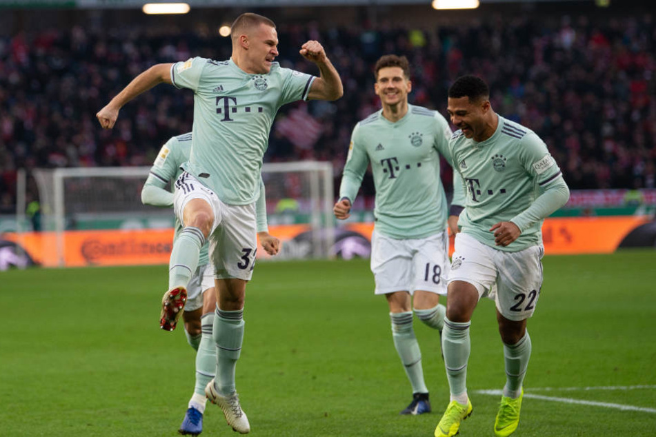 Joshua Kimmich (l) brachte die Bayern früh in Führung.