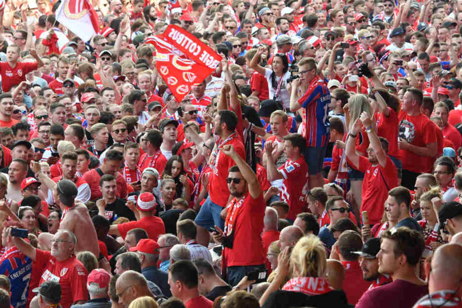 Stehen die Cottbus-Fans tatsächlich unter dem Einfluss der bereits vor zwei Jahren aufgelösten Ultragruppierung "Inferno Cottbus"?