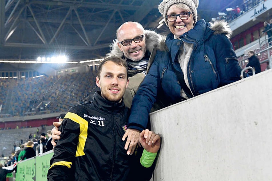 Marvin Schwäbe freut sich auf sein
Heimspiel in Darmstadt. Morgen sind nicht nur Vater Ralf und Mutter Ramona
dabei, sondern auch sein 35-köpfiger Fanclub.