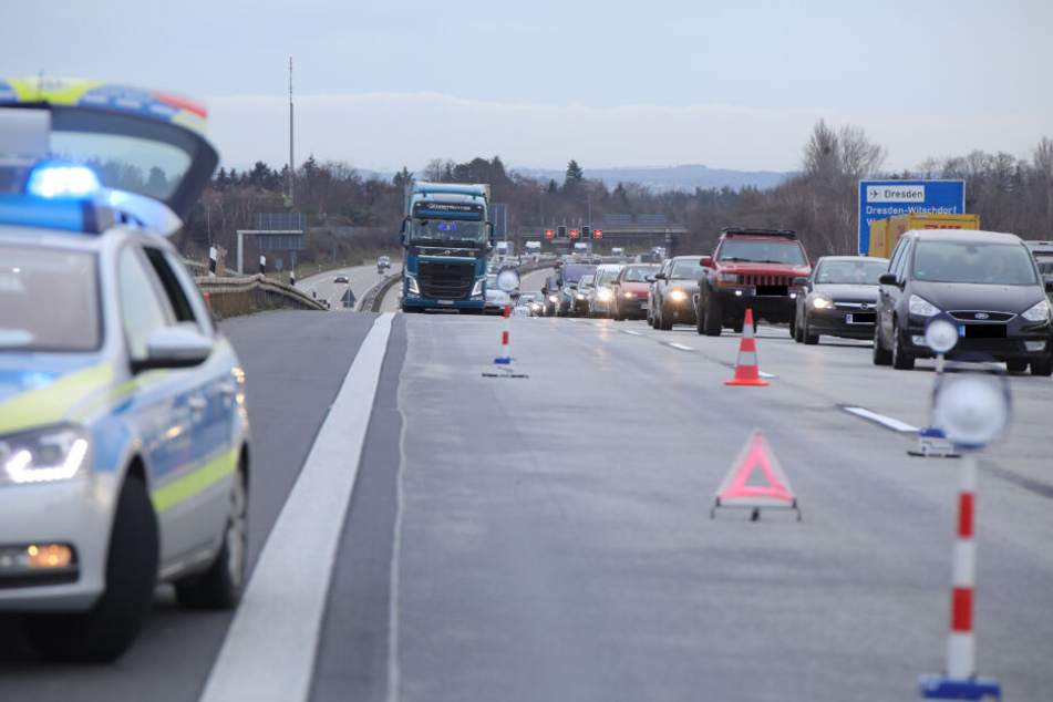 Nach dem Unfall bildete sich in Richtung Görlitz ein Stau.