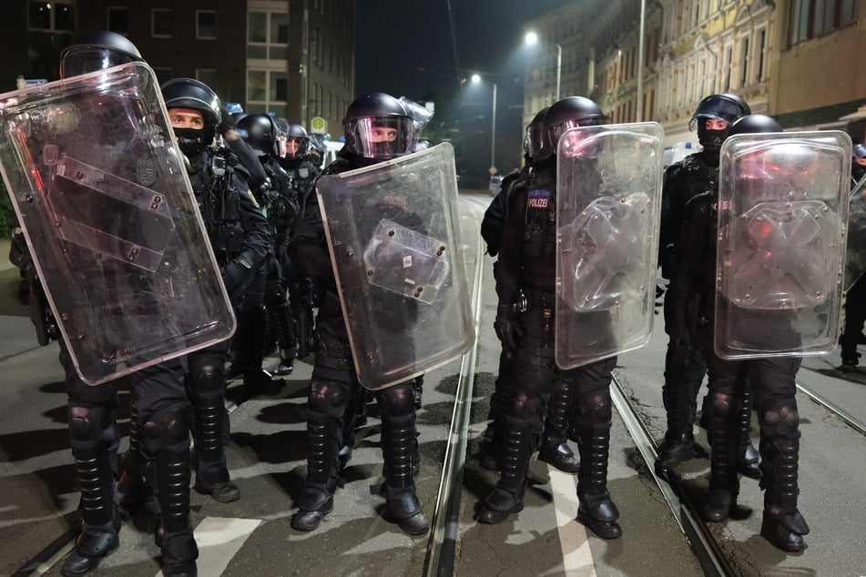 Parteien fordern eine feste Polizeistation auf der Eisenbahnstraße. (Archivbild)