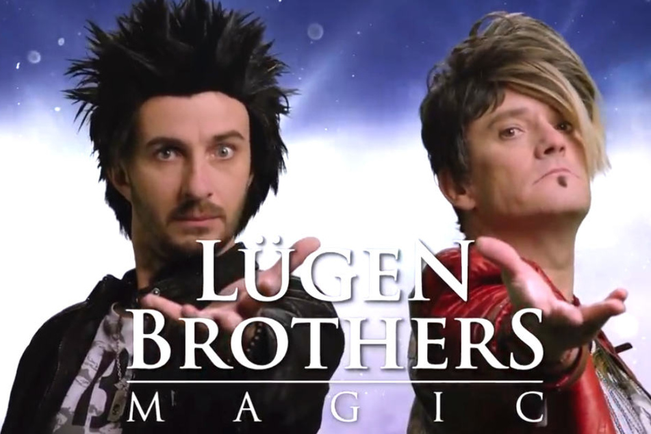 Das Original: Hans-Georg (li.) und Uwe von den "Lügern-Brothers". Die beiden zaubern, seit sie den Fön halten können.