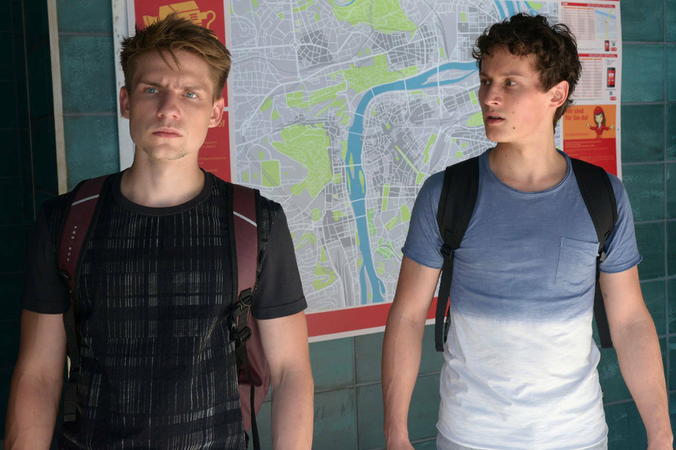 Seit Moritz (l.) Fabios Einladung zur "Rainbow Watch" gefolgt ist, wird sein Verhalten immer aggressiver.