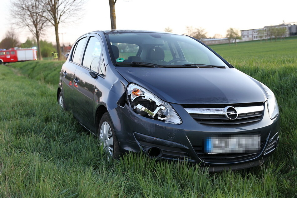 Der Opel erfasste die Radfahrerin.