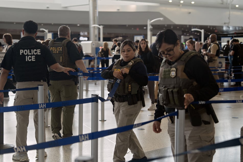 China's government is recommending that its citizens exercise caution when traveling to the US due to "malicious" border checks.
