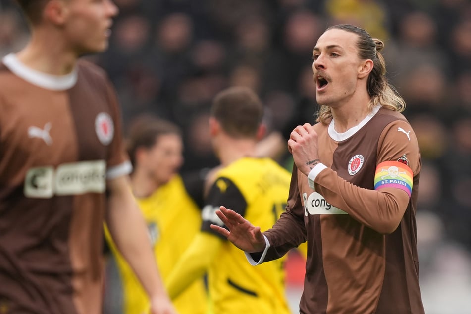 St. Paulis Kapitän Jackson Irvine (31) sprach nach der Niederlage gegen den BVB Klartext.