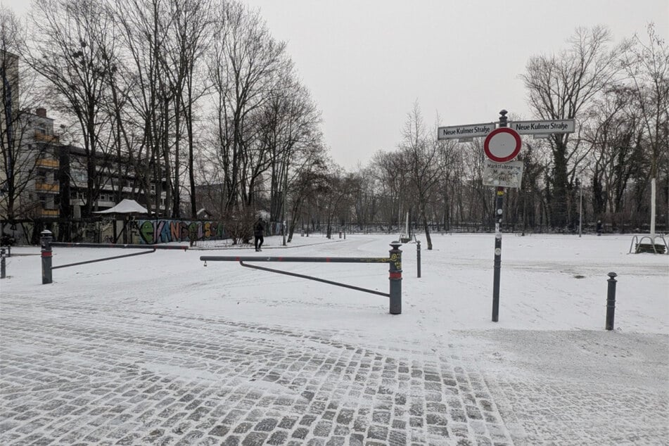 Der umzubenennende Abschnitt des Crellemarktes ist räumlich vom übrigen Straßenverlauf getrennt.